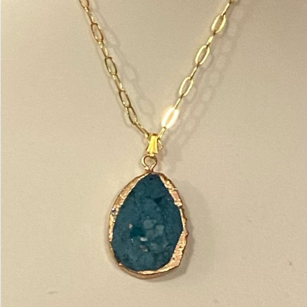 NEW Agate Druzy pendant necklace